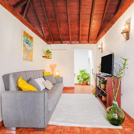 Casa Petra - Traditional Canary House 度假居